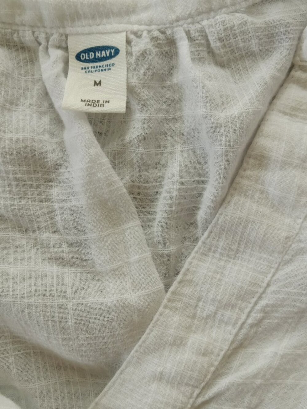 Old Navy “The Tunic Shirt” Split-Neck Dobby Windowpane Shirt. - Picture 3 of 4